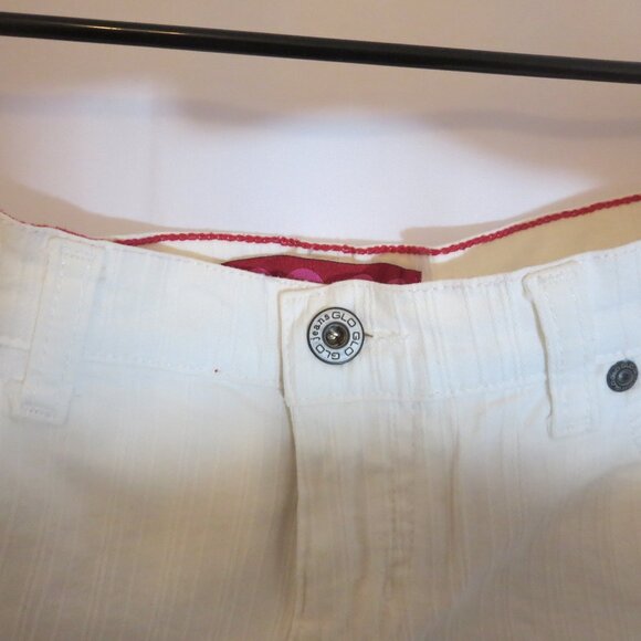 GLO‎ White Shorts - Picture 3 of 6